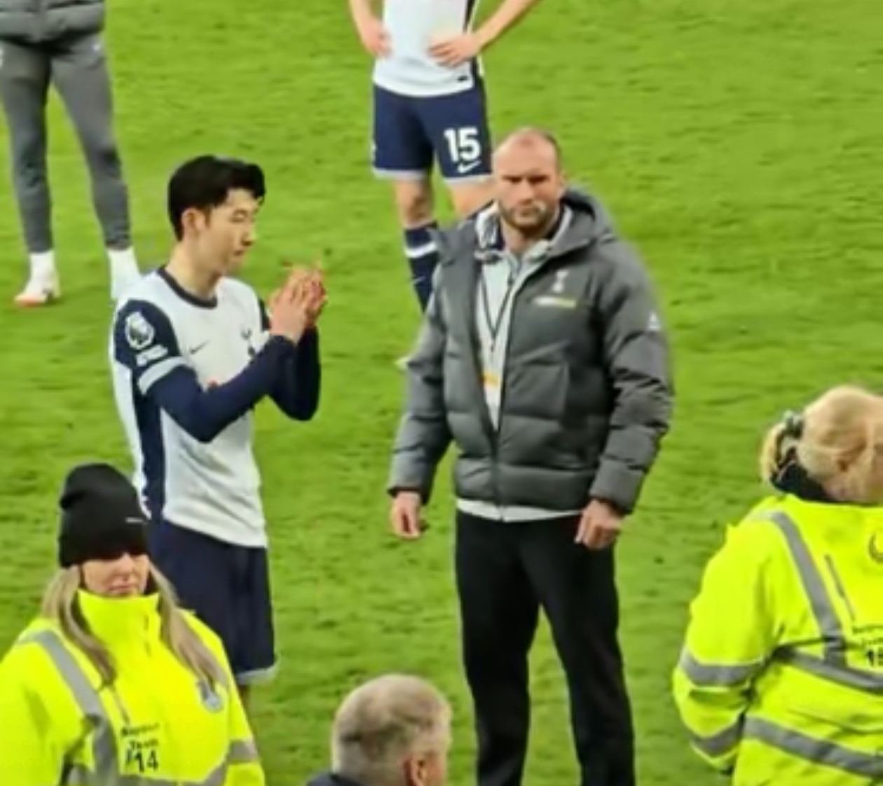 孙兴慜今日表现抢眼，国安整场无解，教练赛后亲自拥抱的简单介绍